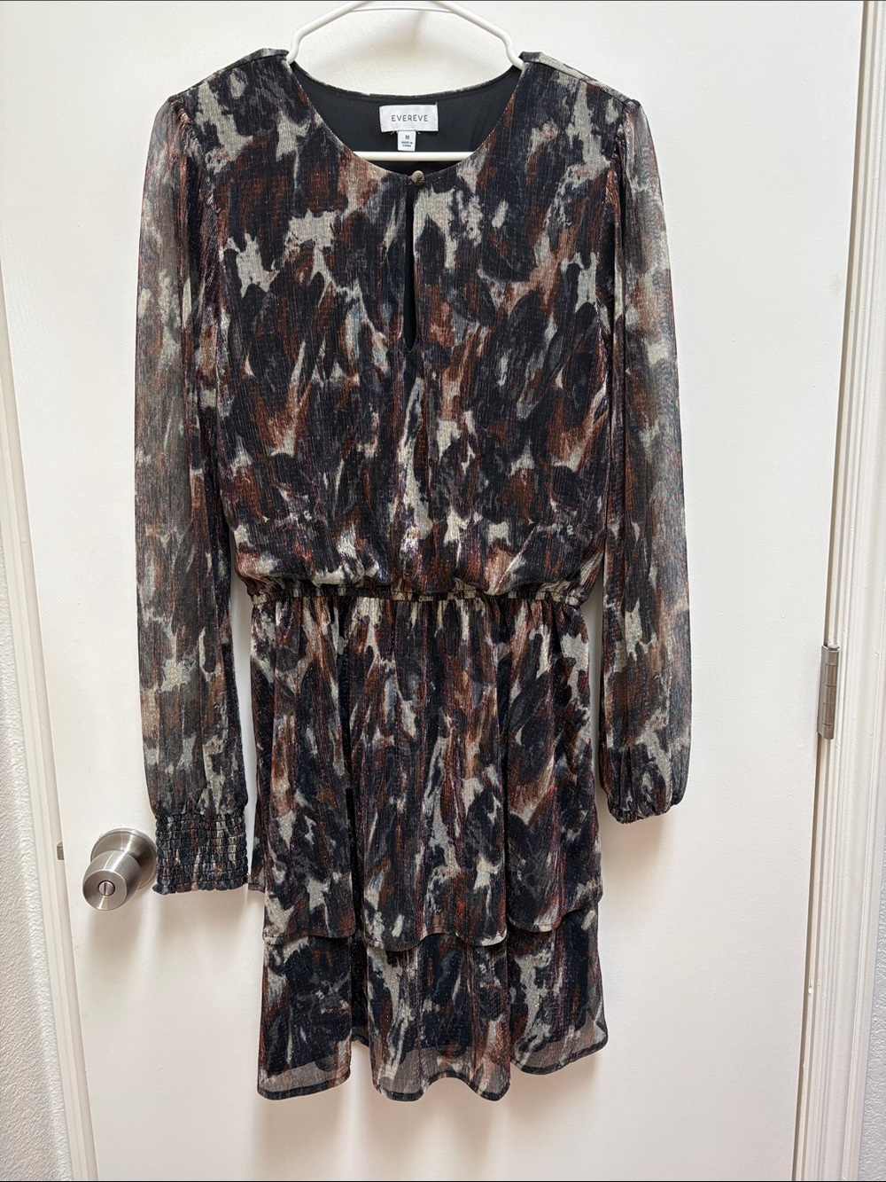 Evereve Long Sleeve Tiered Mini Dress in Black, Brown & Cream Print size M